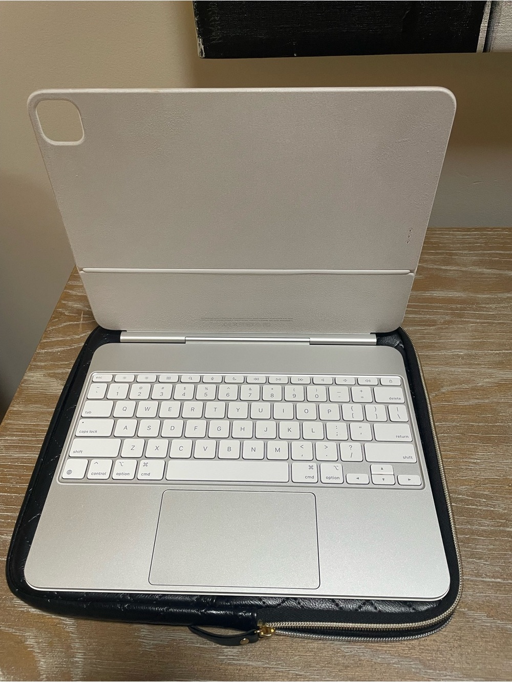 Apple Magic Keyboard for iPad Pro 13in(M4) White - Excellent
Condition